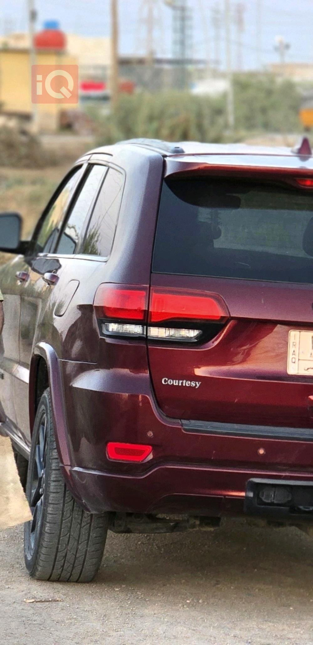 جیپ گراند شیرۆکی